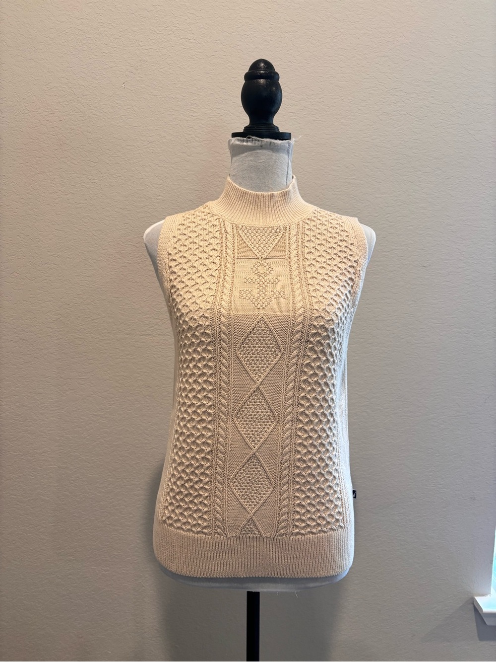 Nautica Jeans Co. Cream Cable Knit Sleeveless Mock Neck Sweater Vest